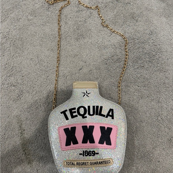 Tequila Silver Glitter crossbody Purse Shoulder Handbag With Gold Strap worn 1x - Picture 2 of 4
